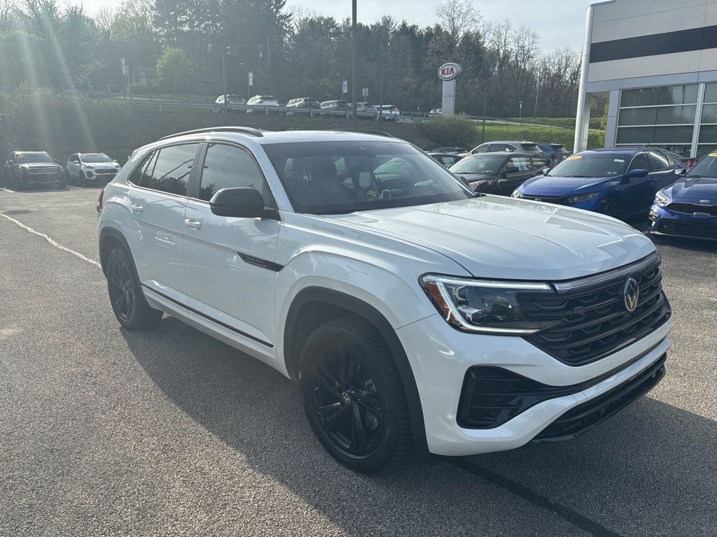 2025 Volkswagen Atlas Cross Sport 2.0T SEL R-Line Black