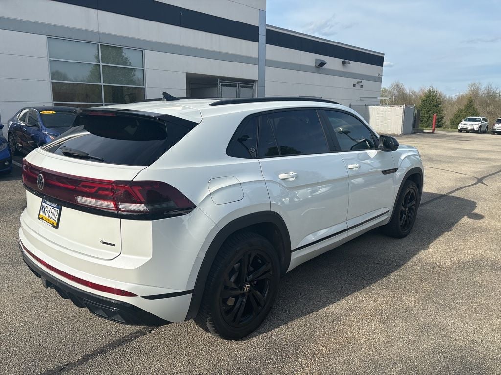 2025 Volkswagen Atlas Cross Sport 2.0T SEL R-Line Black