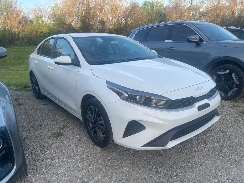 2023 Kia Forte LXS AT's photo