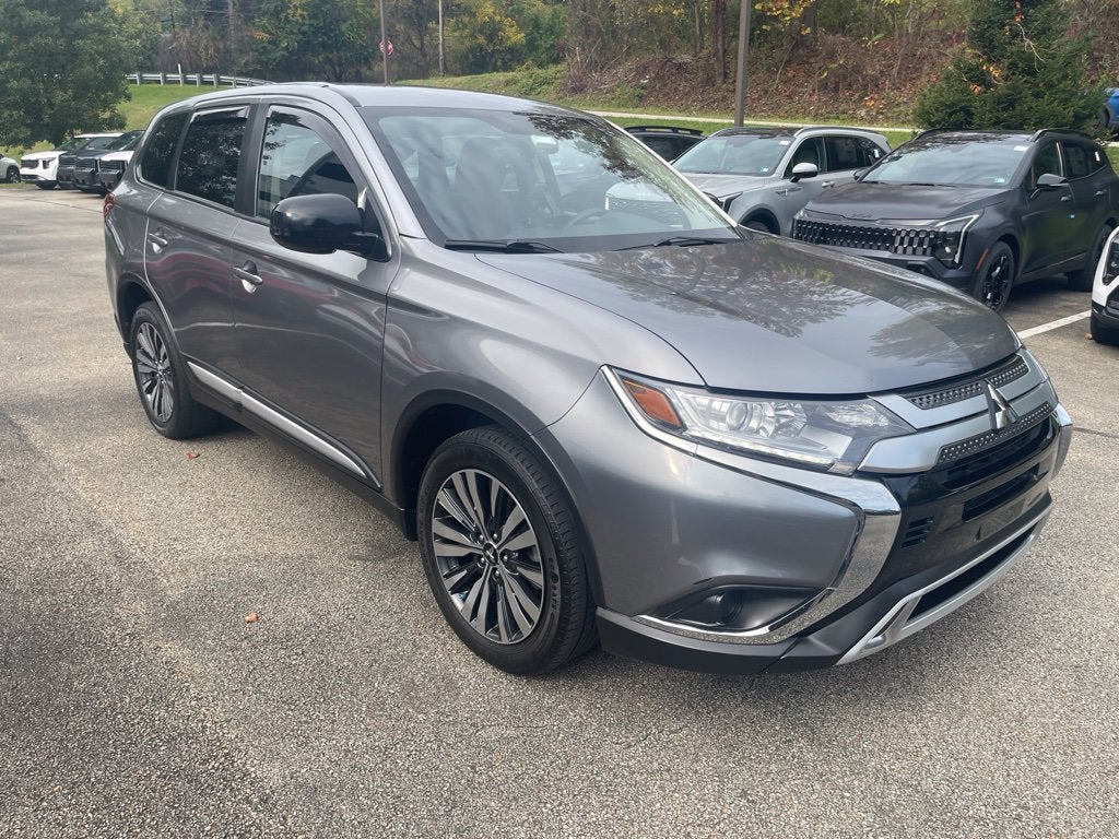 2020 Mitsubishi Outlander Base