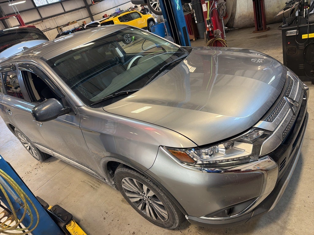 2020 Mitsubishi Outlander ES