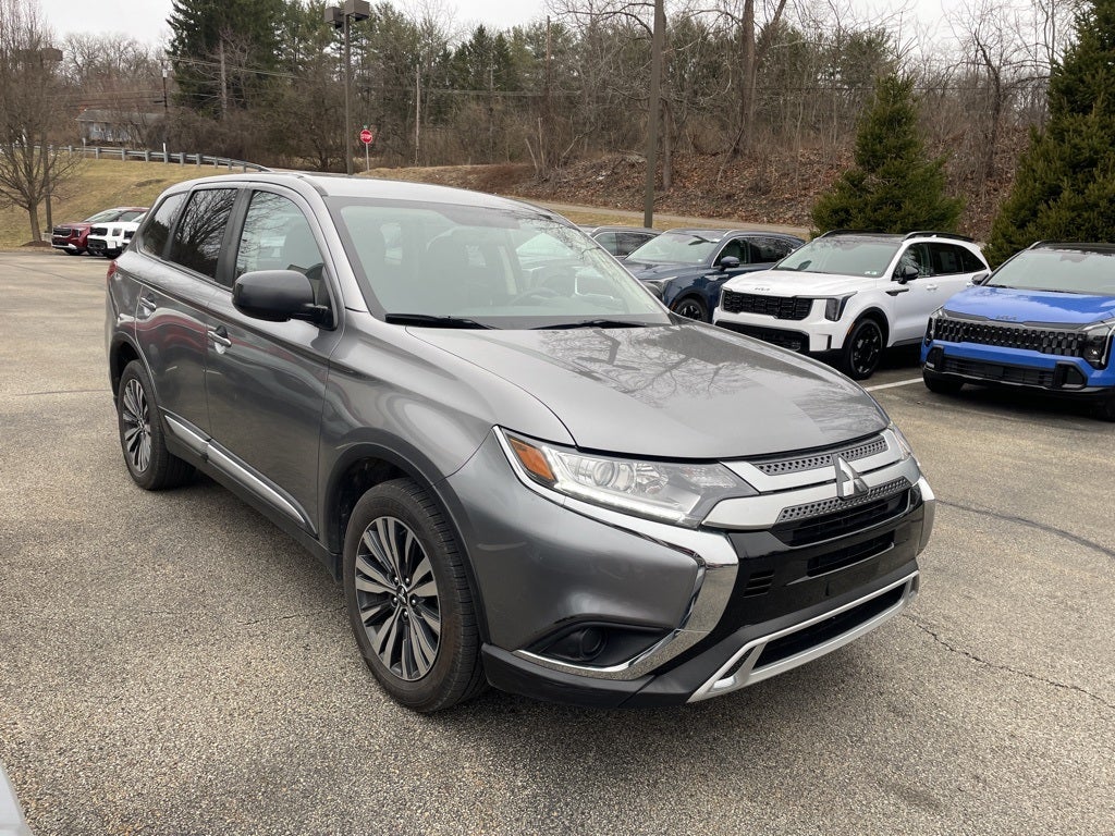2020 Mitsubishi Outlander SE
