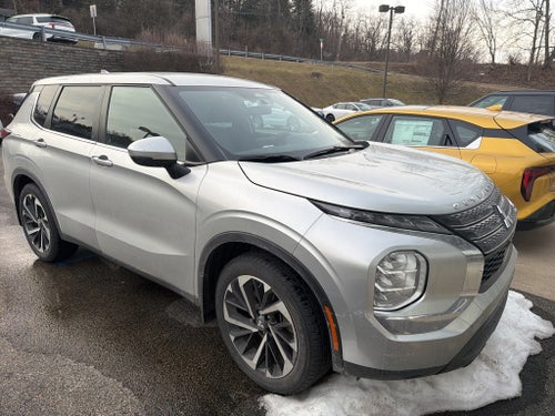2022 Mitsubishi Outlander ES