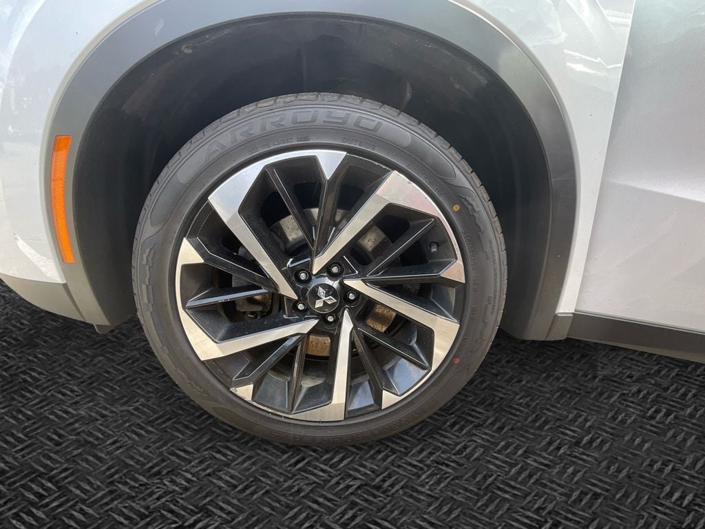 2022 Mitsubishi Outlander ES