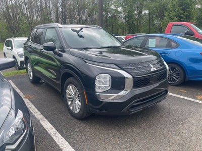 2022 Mitsubishi Outlander ES