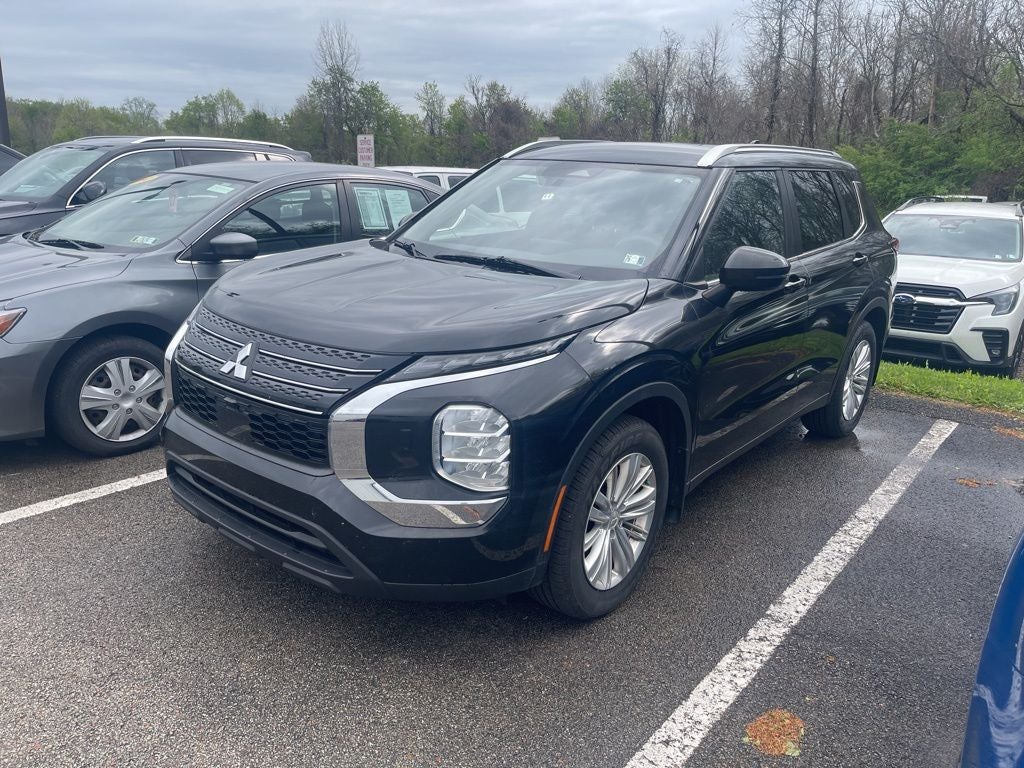 2022 Mitsubishi Outlander ES