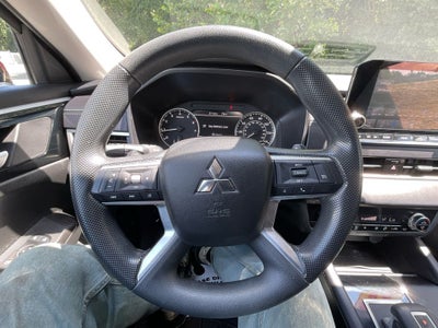 2024 Mitsubishi Outlander ES