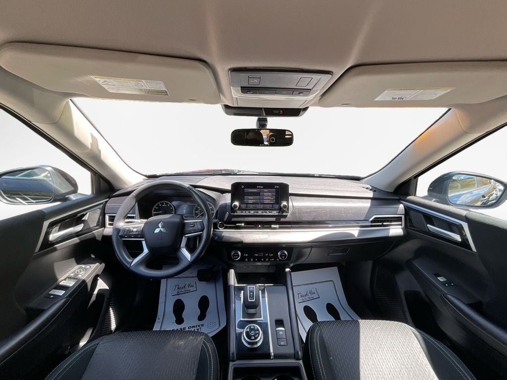 2024 Mitsubishi Outlander ES