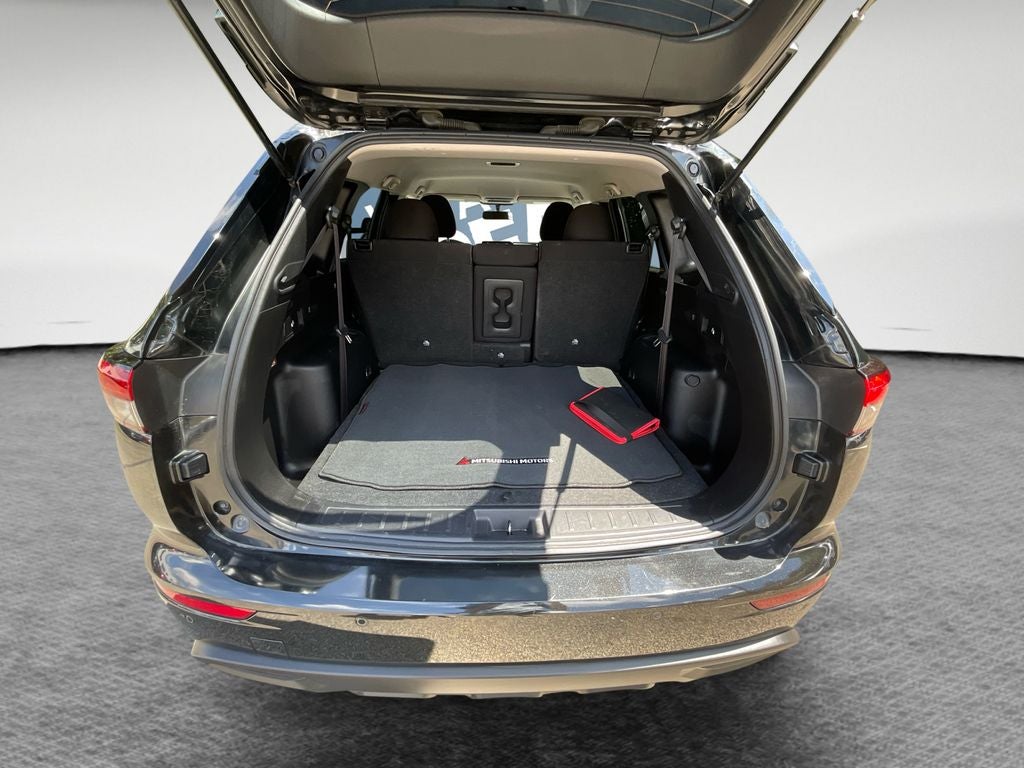 2024 Mitsubishi Outlander ES