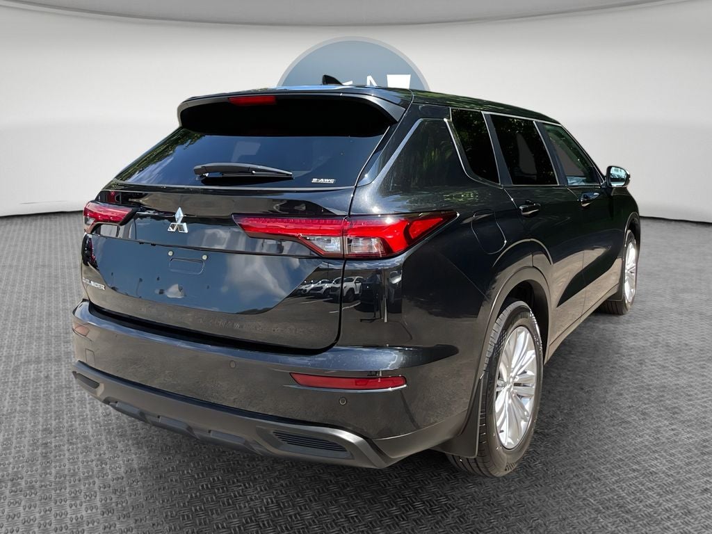 2024 Mitsubishi Outlander ES