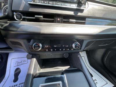 2024 Mitsubishi Outlander ES