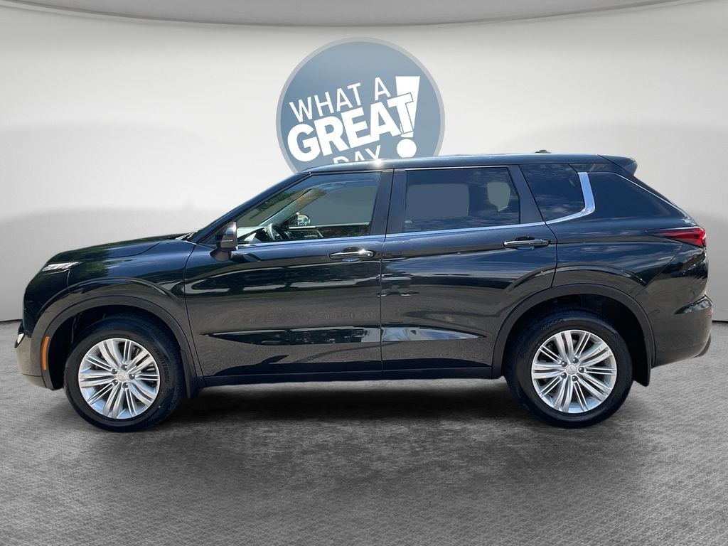 2024 Mitsubishi Outlander ES