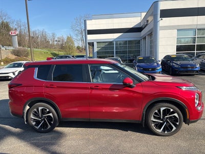 2022 Mitsubishi Outlander SE