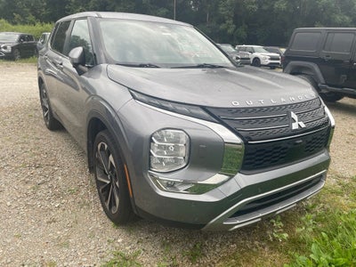 2023 Mitsubishi Outlander Base