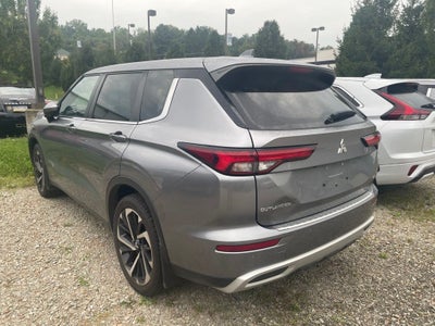 2023 Mitsubishi Outlander Base