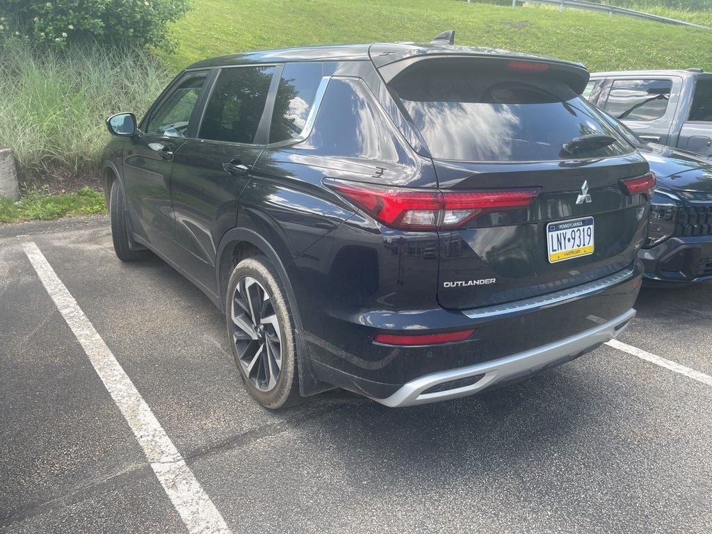 2022 Mitsubishi Outlander SE