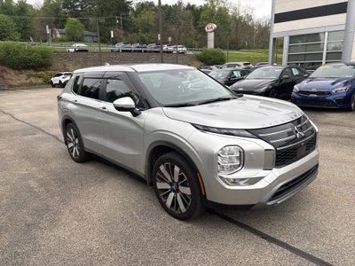 2025 Mitsubishi Outlander Base