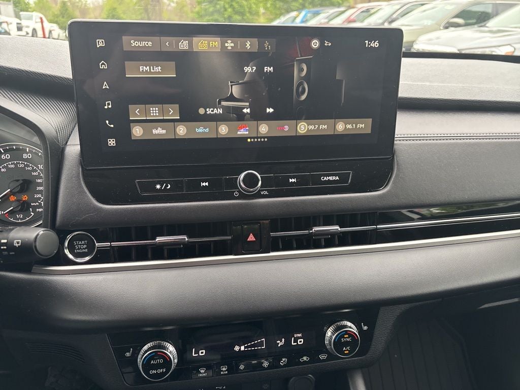 2025 Mitsubishi Outlander Base