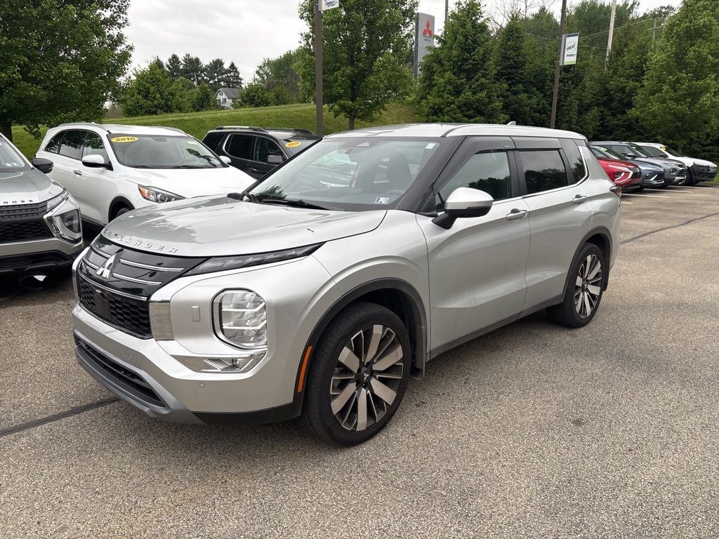 2025 Mitsubishi Outlander Base