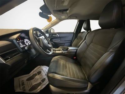 2025 Mitsubishi Outlander Base