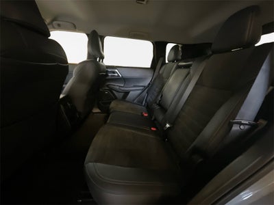 2025 Mitsubishi Outlander Base