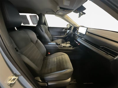 2025 Mitsubishi Outlander Base