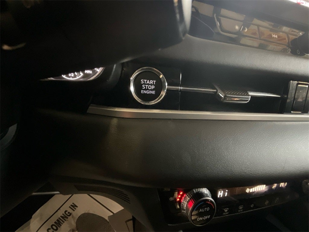 2025 Mitsubishi Outlander Base