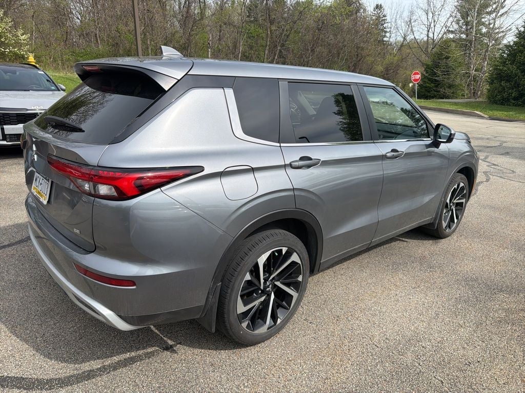 2024 Mitsubishi Outlander SE
