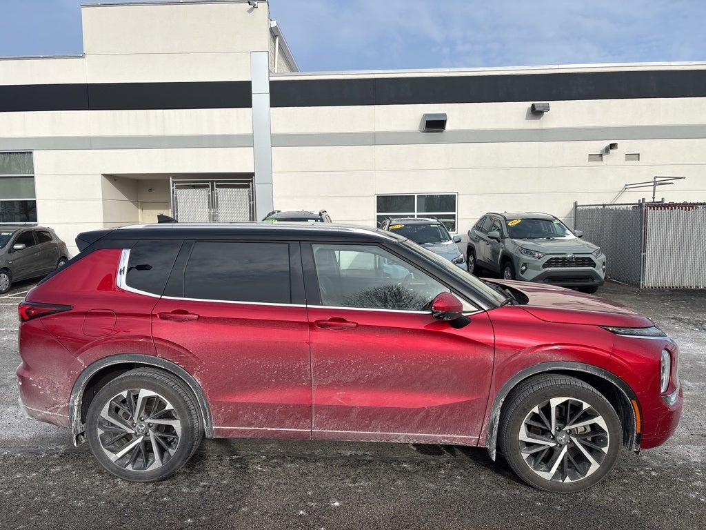 2023 Mitsubishi Outlander SEL