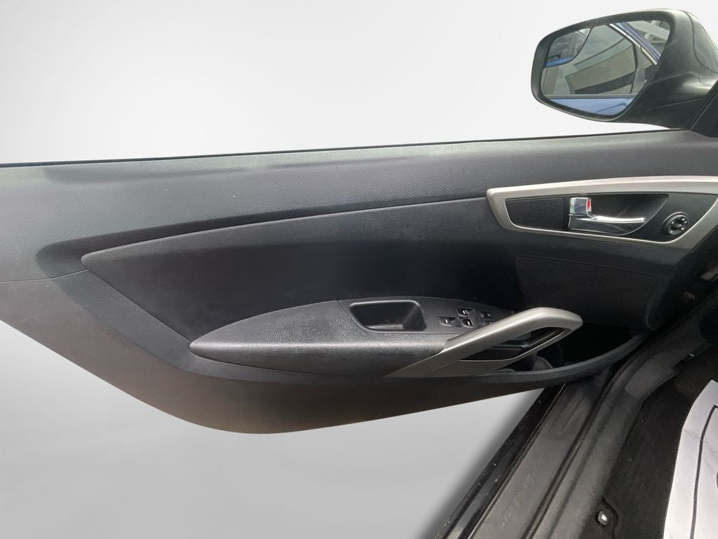 2016 Hyundai Veloster Base