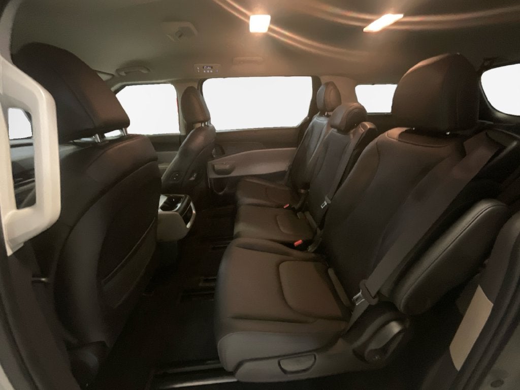 2025 Kia Carnival EX