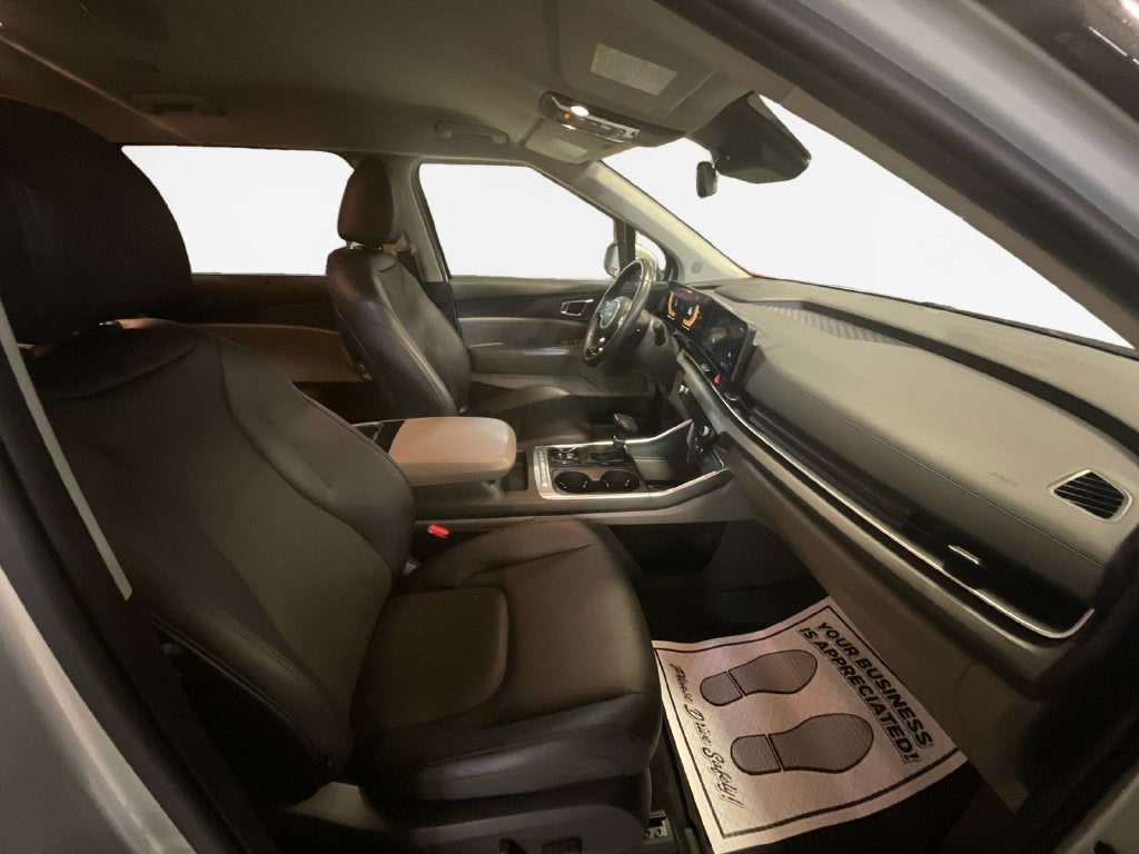2025 Kia Carnival EX